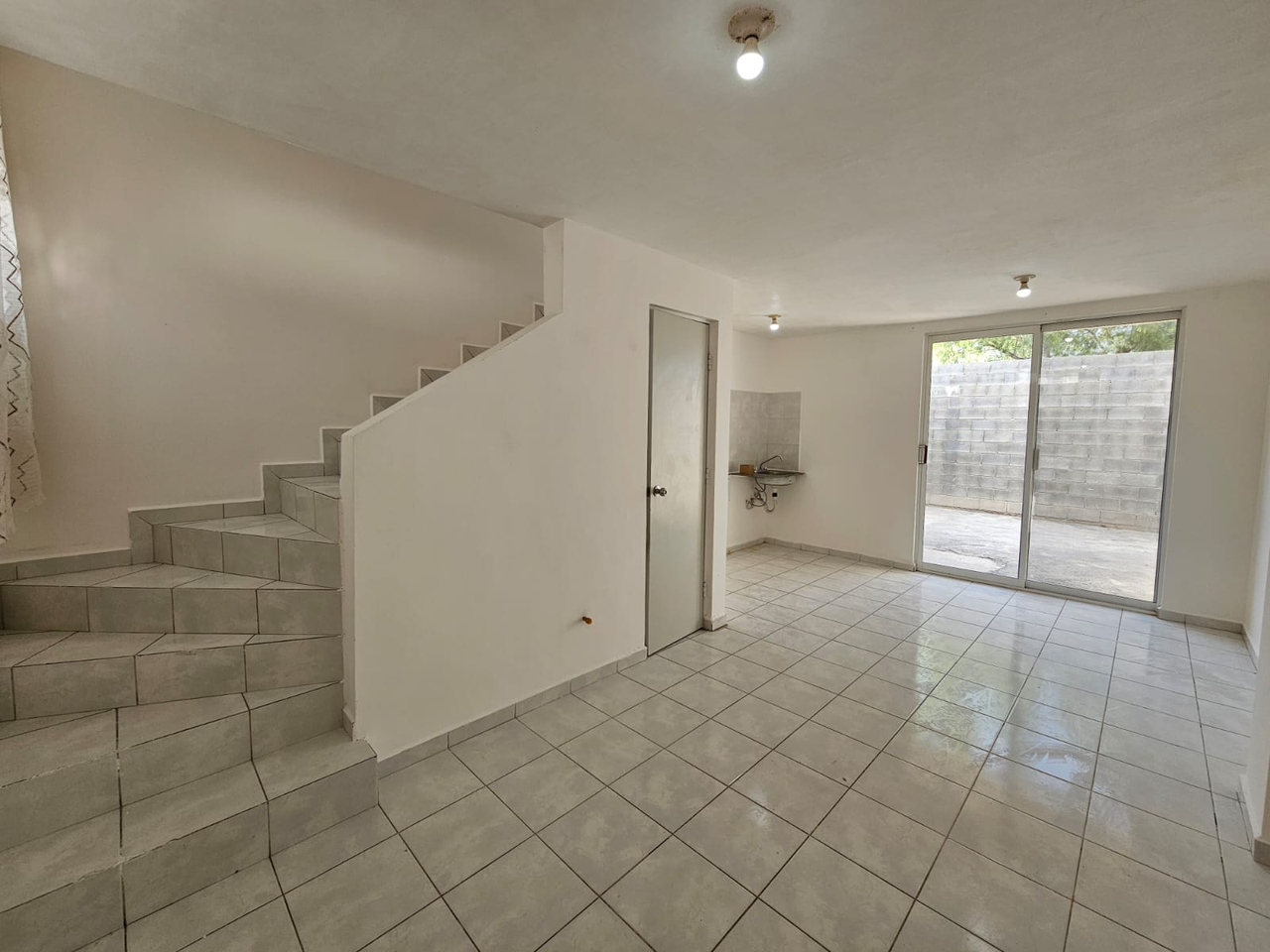 Casa en Venta-C. Fluorita, Col. Parques Diamante, García, N.L. - Foto 1