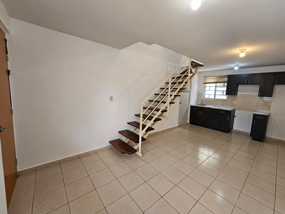 Casa en venta García Calle Leyes 254-1