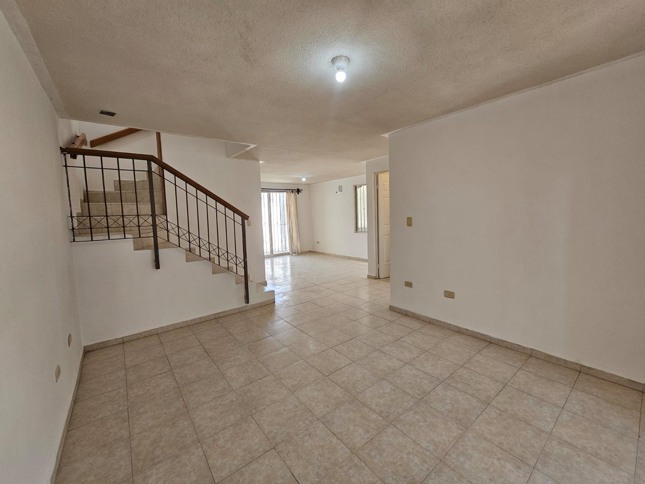 Casa en Venta-Lyon, Cumbres San Agustín, Monterrey, N.L. - Foto 1