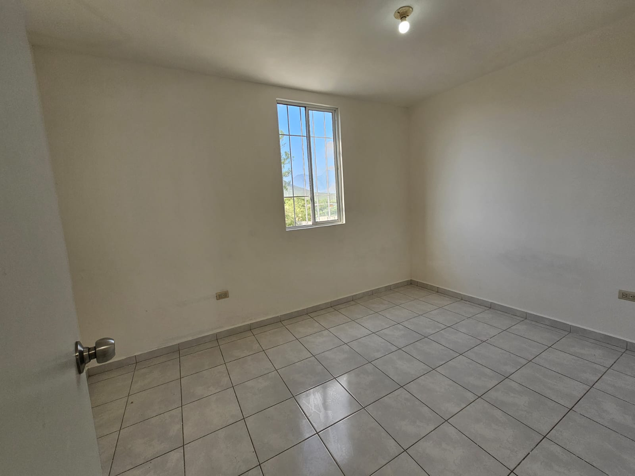 Casa en Venta-C. Fluorita, Col. Parques Diamante, García, N.L. - Miniatura 10