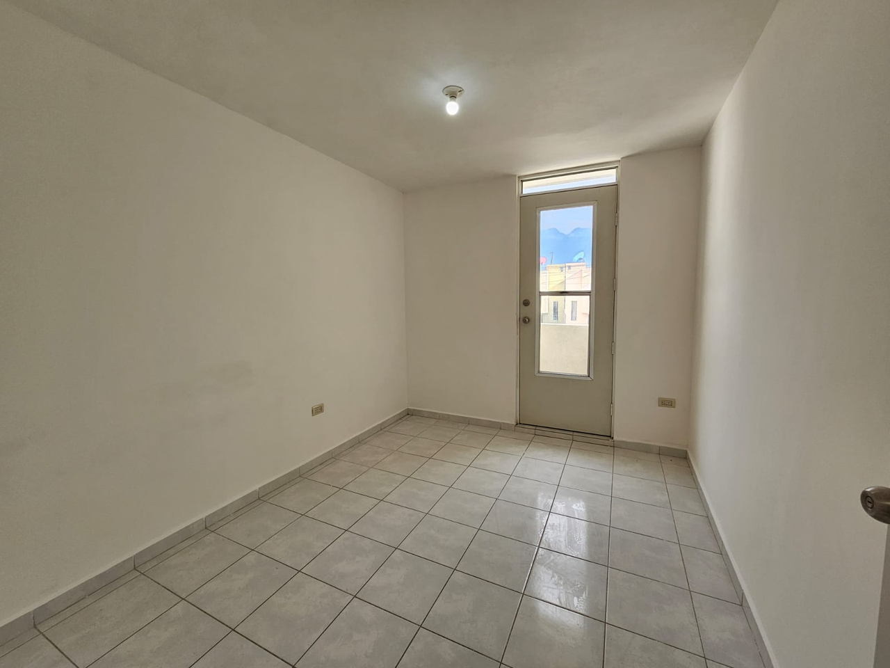 Casa en Venta-C. Fluorita, Col. Parques Diamante, García, N.L. - Miniatura 6