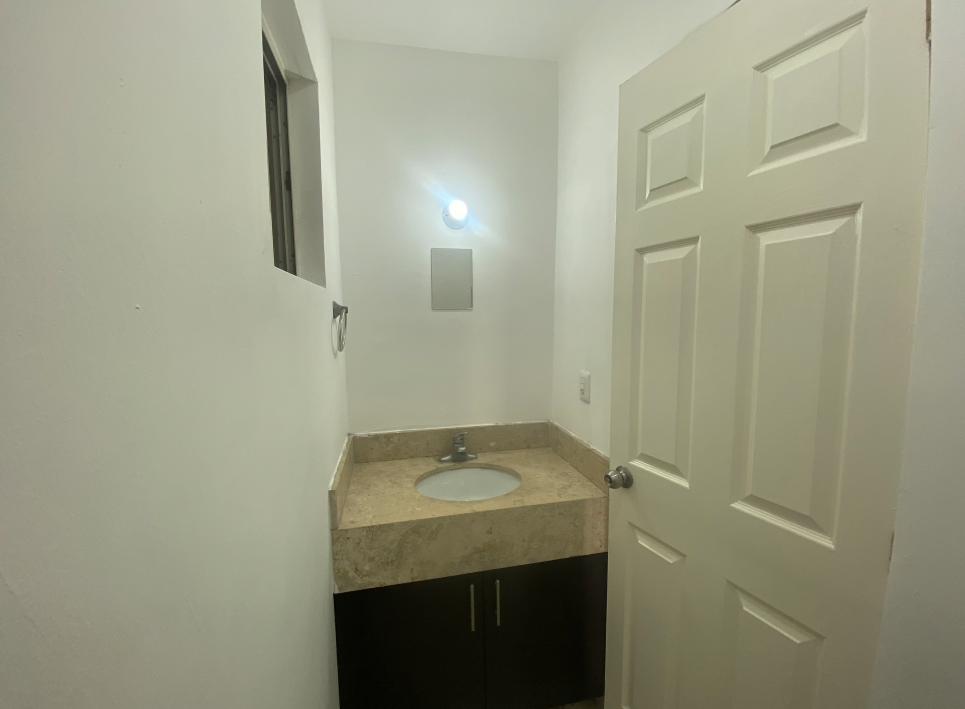 Casa en venta-Manzana 205, Lote 1, Fracc. Almería, C.P. 66626, Apodaca, Nuevo León. - Miniatura 16